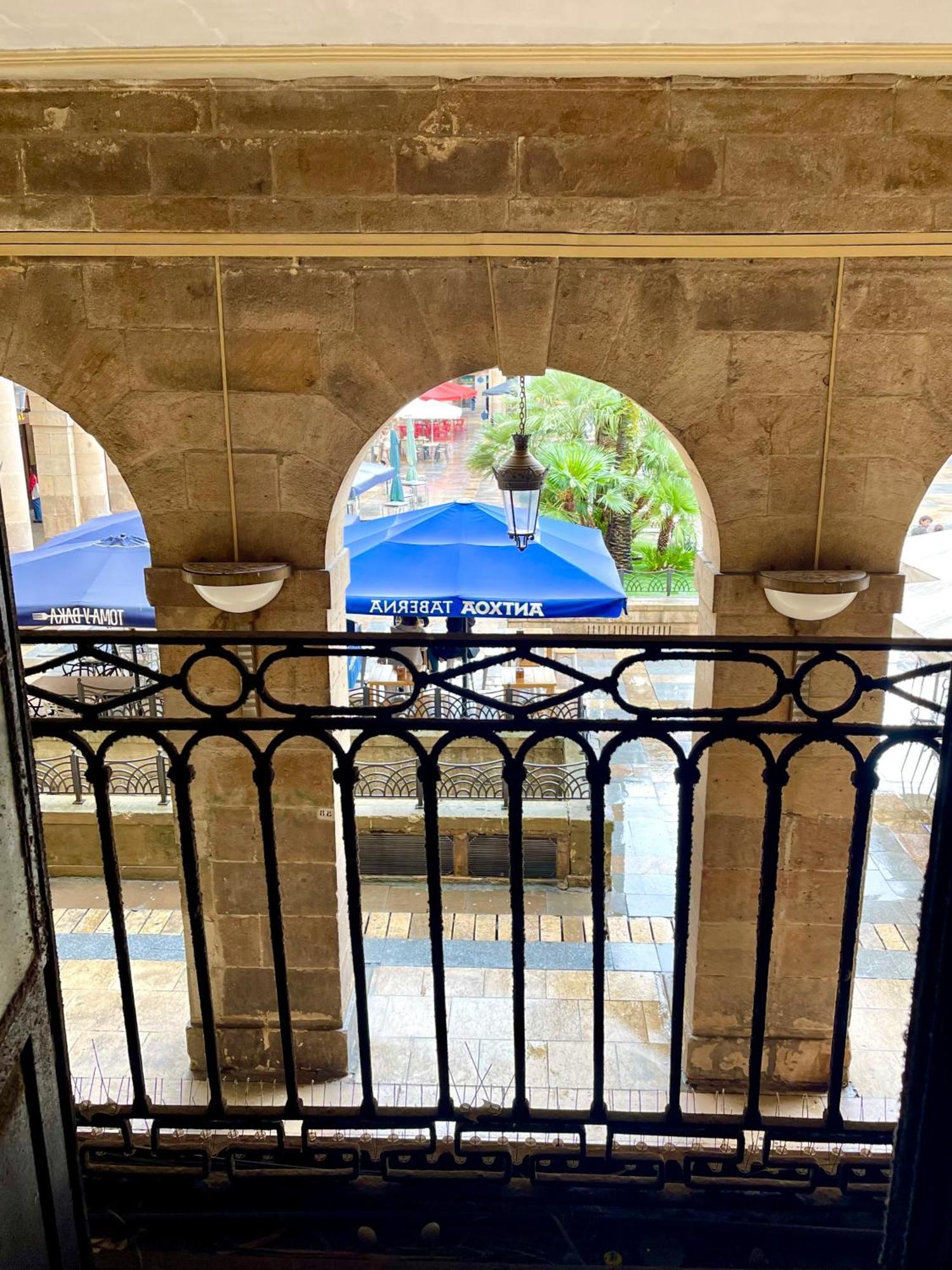 Lauramer Plaza Nueva Билбао Екстериор снимка