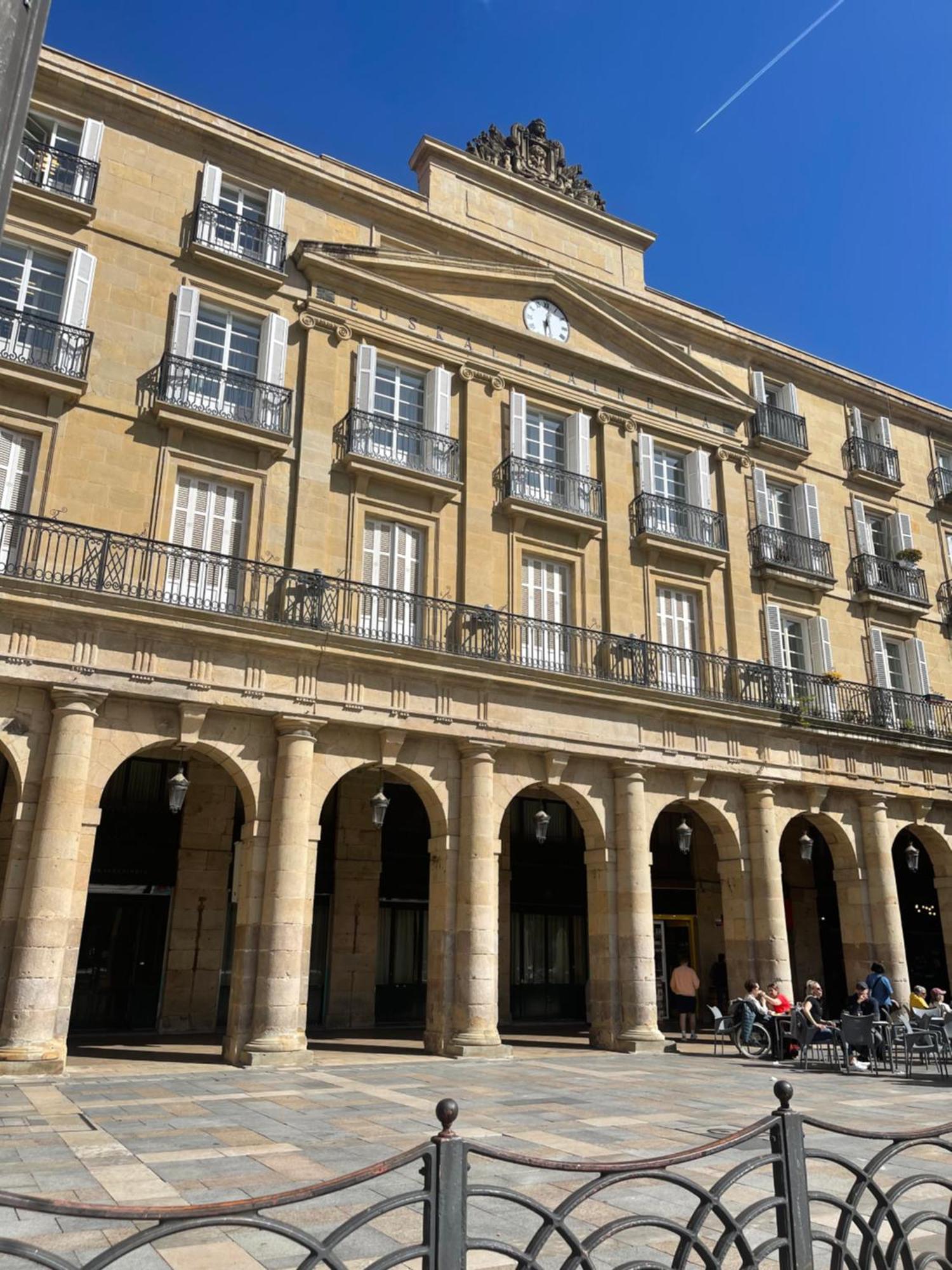 Lauramer Plaza Nueva Билбао Екстериор снимка